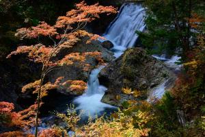 三段の滝と紅葉